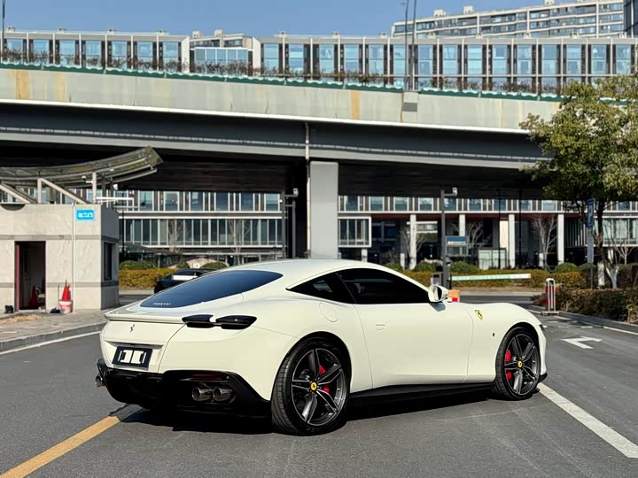 Фото 7 - Ferrari Roma