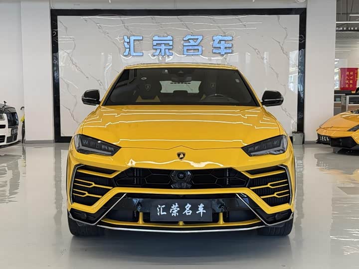 Фото 2 - Lamborghini Urus