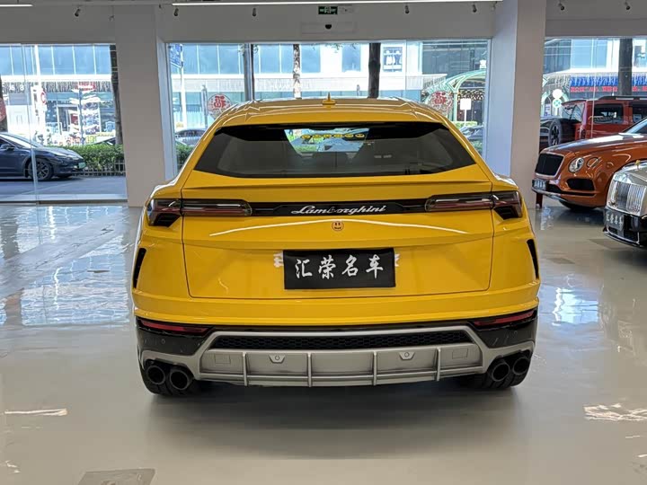 Фото 5 - Lamborghini Urus