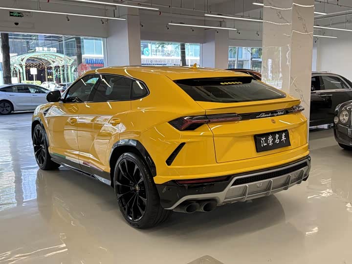 Фото 6 - Lamborghini Urus