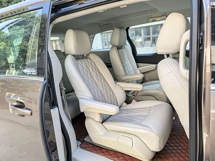 Фото 7 - Buick GL8 ES