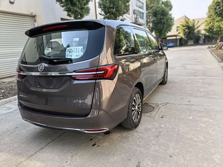 Фото 9 - Buick GL8 ES