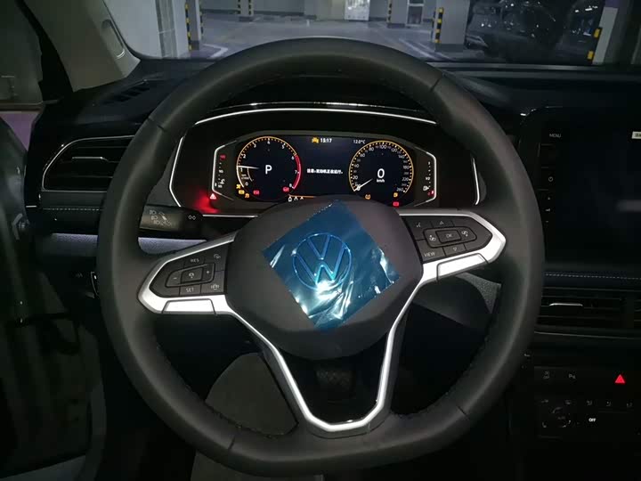 Фото 3 - Volkswagen Tharu