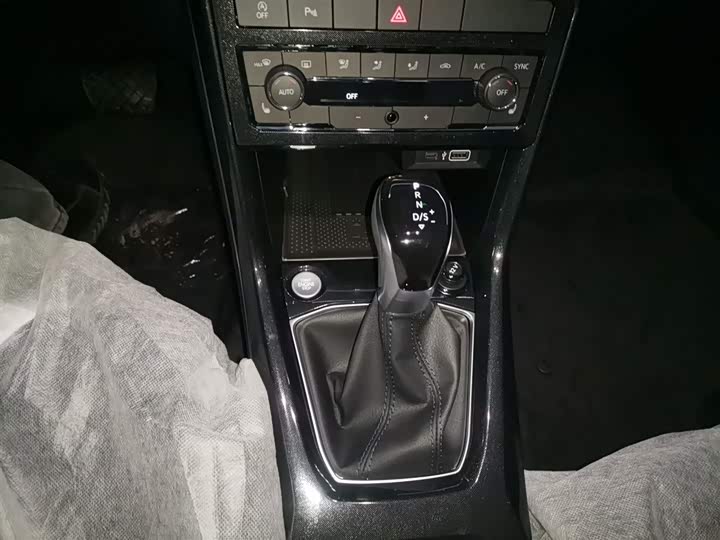 Фото 6 - Volkswagen Tharu