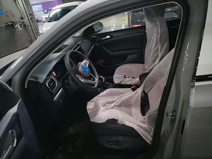 Фото 7 - Volkswagen Tharu