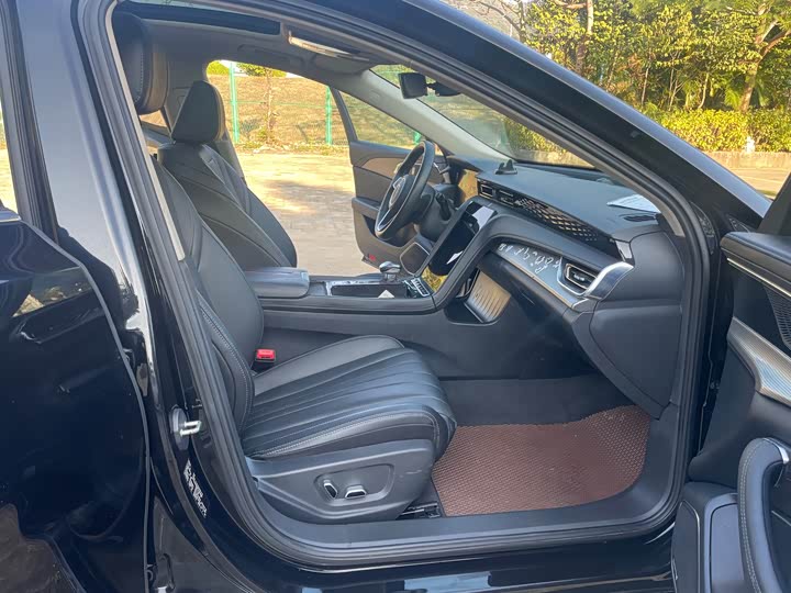 Фото 8 - Hongqi H5