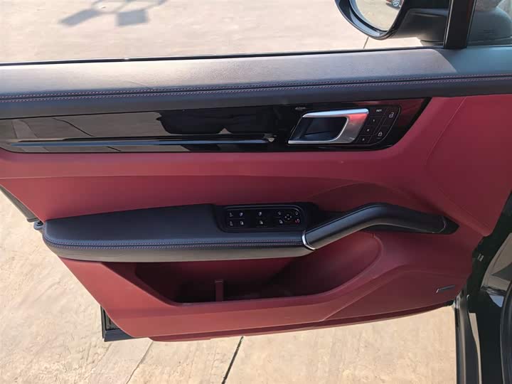 Фото 8 - Porsche Cayenne