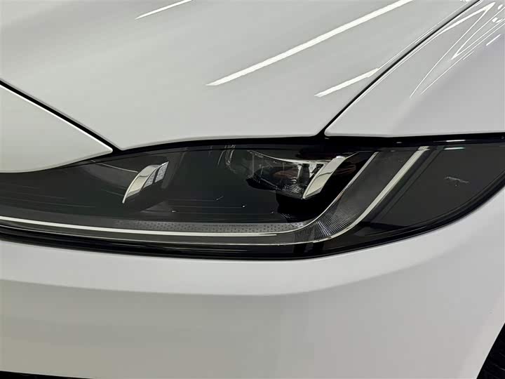 Фото 7 - Jaguar XE L