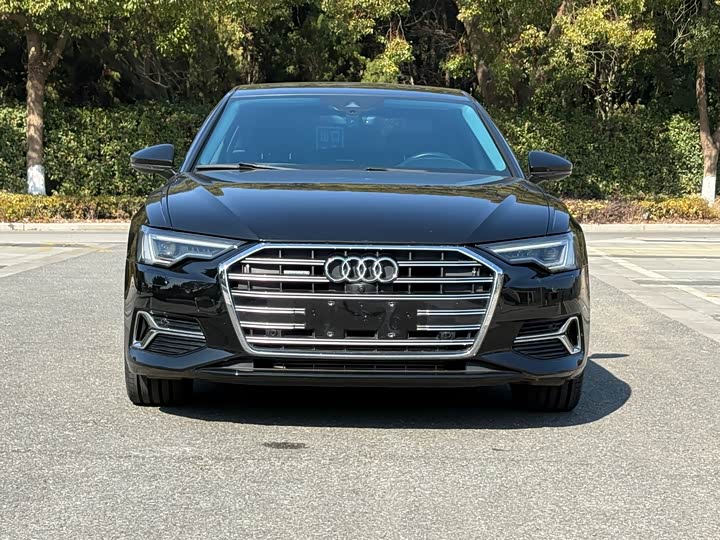 Фото 2 - Audi A6L