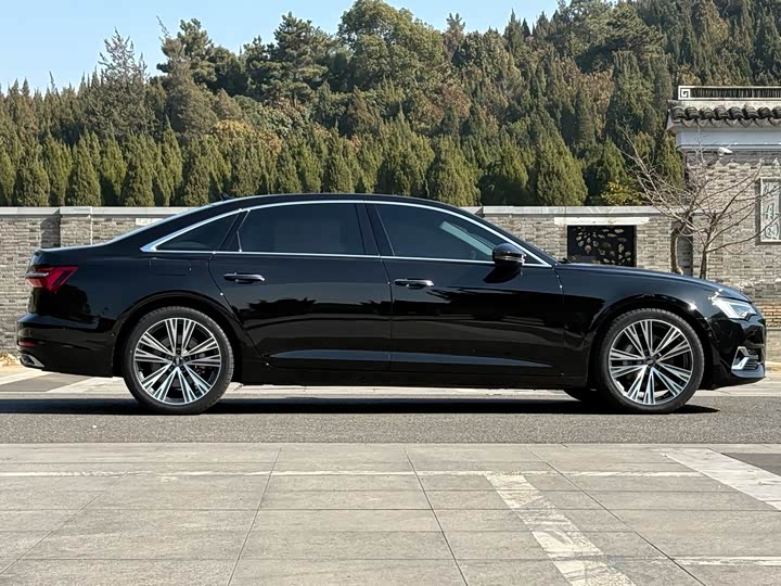 Фото 4 - Audi A6L