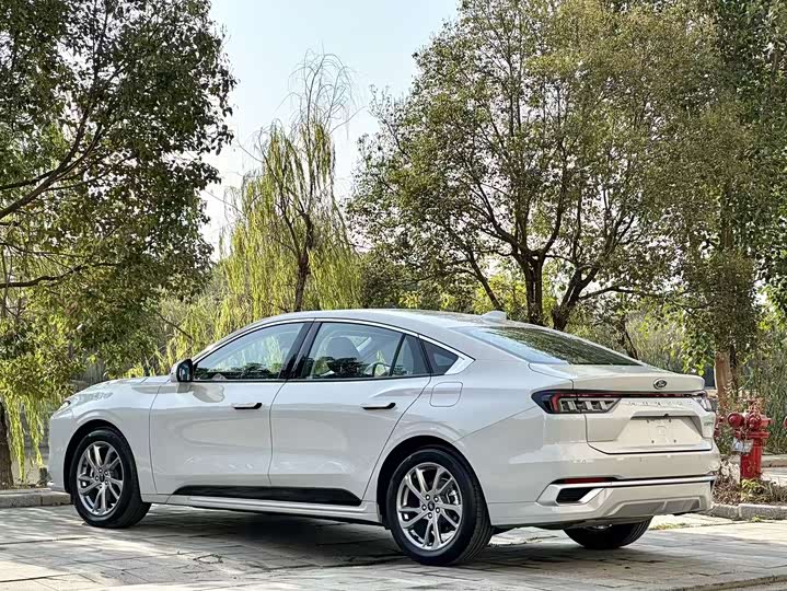 Фото 4 - Ford Mondeo