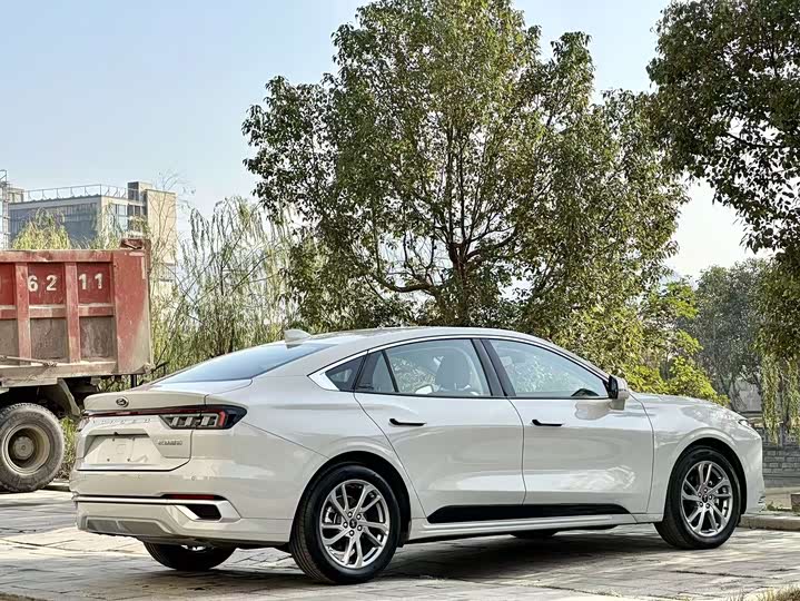 Фото 6 - Ford Mondeo