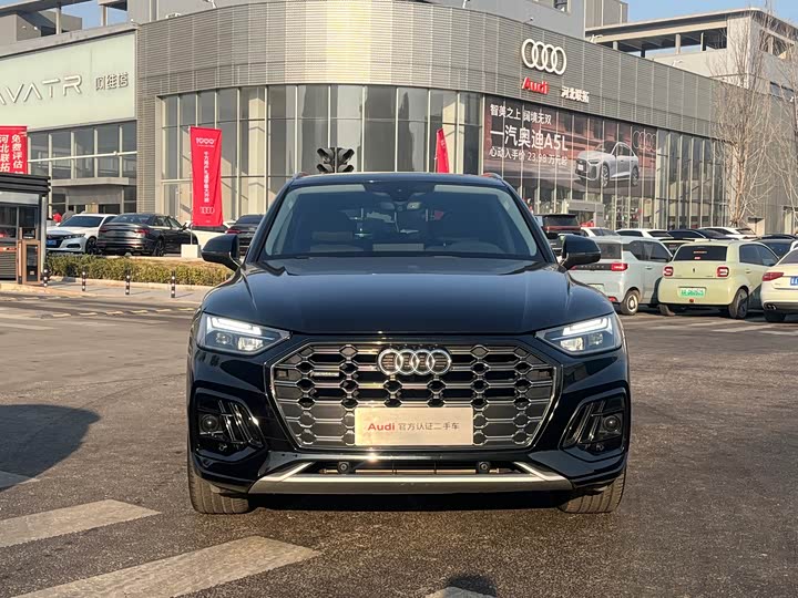 Фото 2 - Audi Q5L