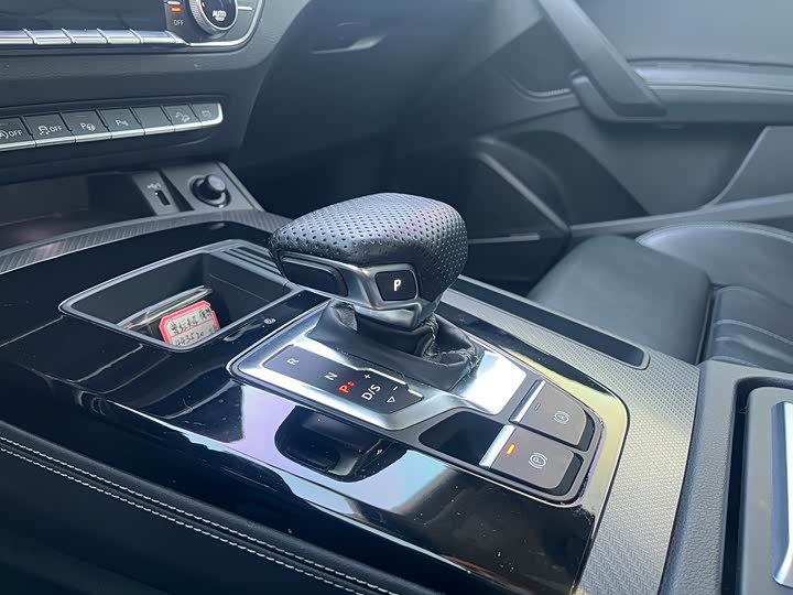 Фото 7 - Audi Q5L