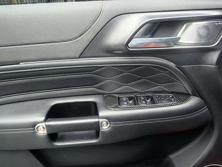 Фото 9 - Tank 300