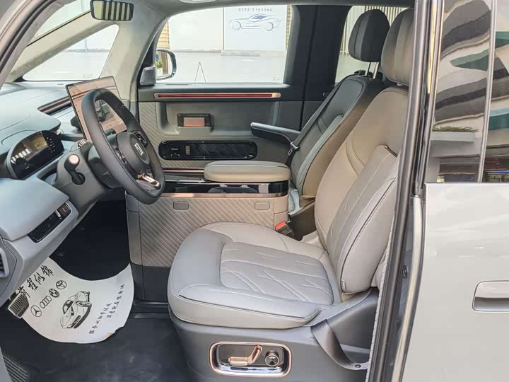 Фото 5 - Zeekr Mix