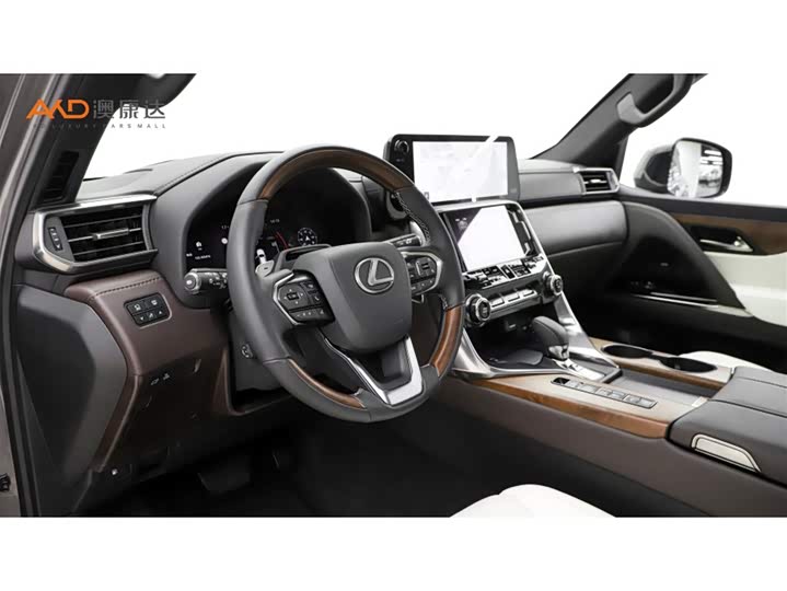 Фото 6 - Lexus LX