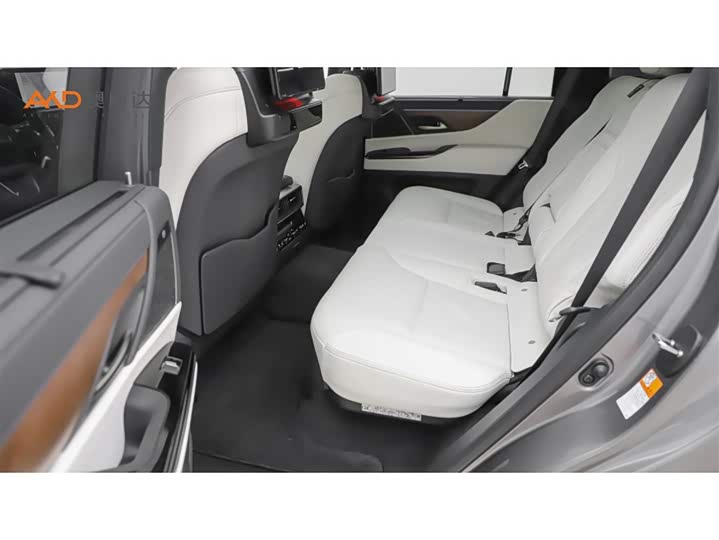 Фото 7 - Lexus LX