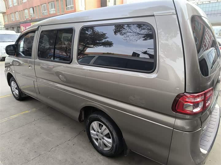 Фото 5 - Dongfeng Forthing Lingzhi M5