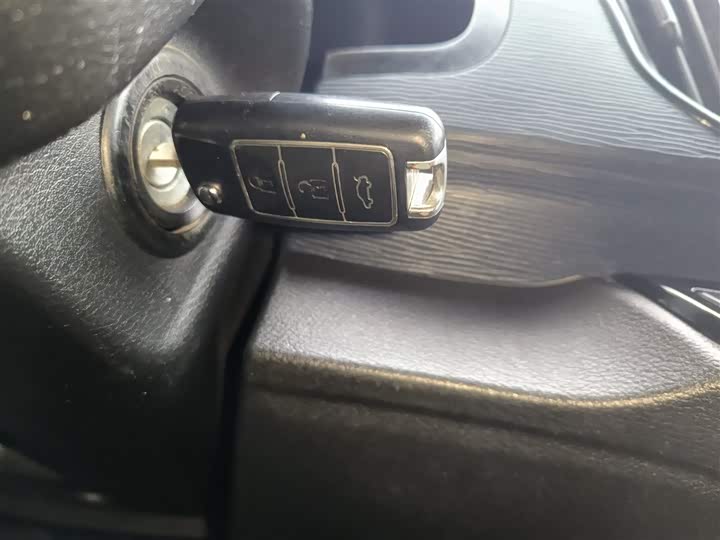 Фото 9 - Dongfeng Forthing Lingzhi M5