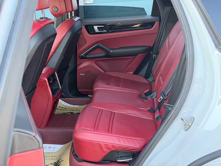 Фото 8 - Porsche Cayenne