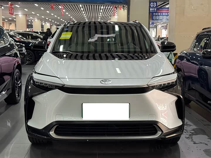 Фото 2 - Toyota bZ4X