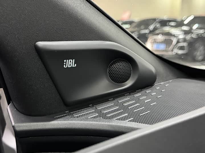 Фото 6 - Toyota bZ4X