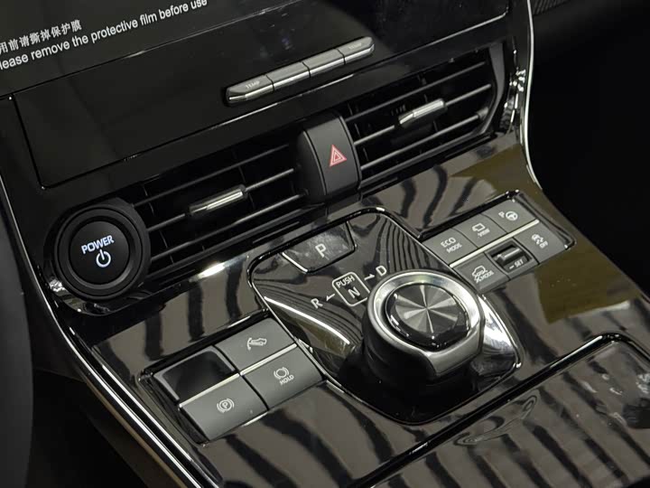 Фото 7 - Toyota bZ4X