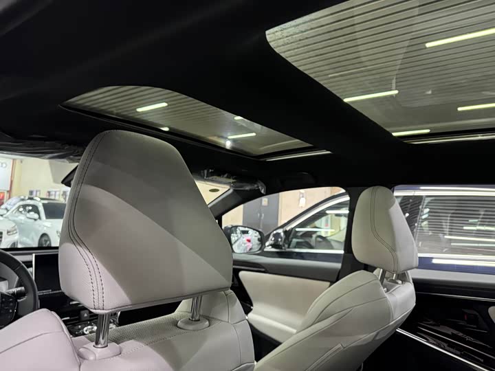 Фото 9 - Toyota bZ4X