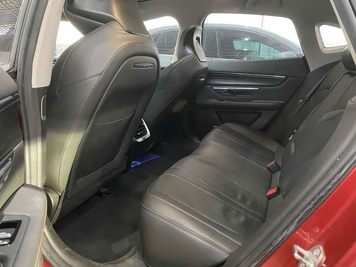 Фото 2 - XPeng P7