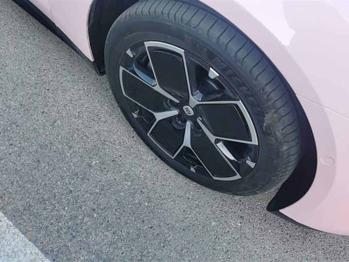 Фото 6 - Xiaomi SU7