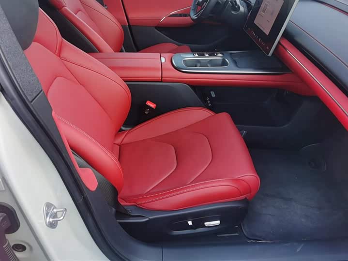 Фото 8 - Xiaomi SU7