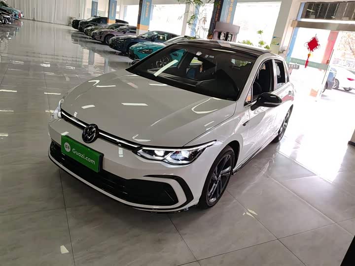 Фото 1 - Volkswagen Golf