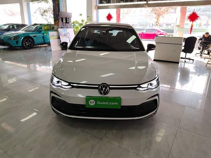 Фото 3 - Volkswagen Golf