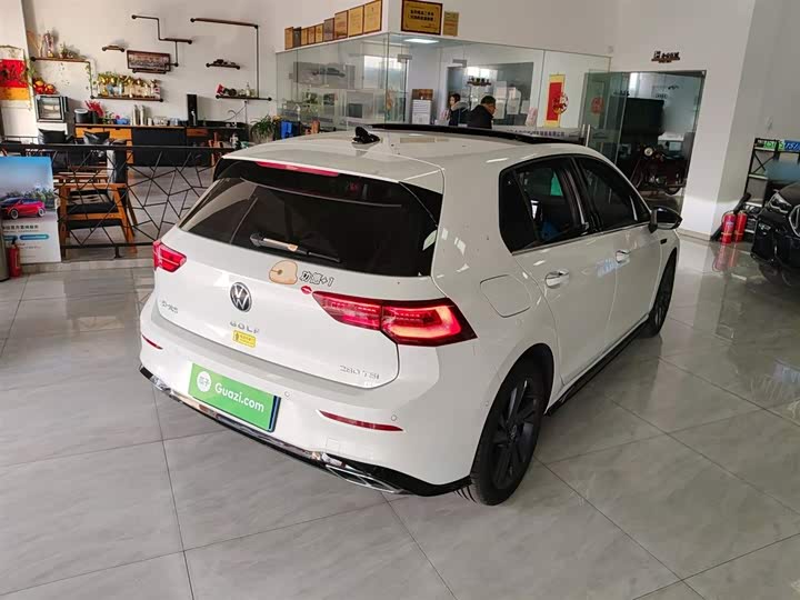 Фото 7 - Volkswagen Golf