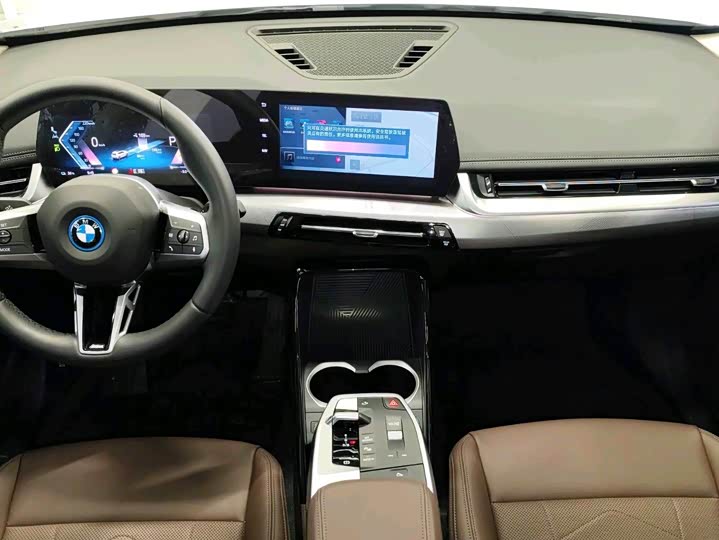 Фото 4 - BMW iX1