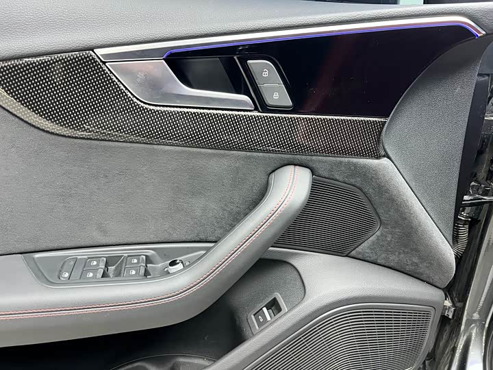 Фото 5 - Audi S4