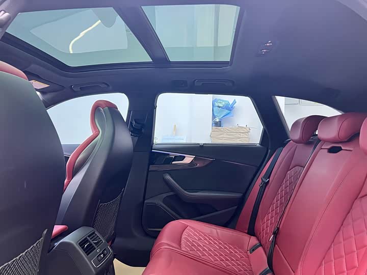 Фото 9 - Audi S4