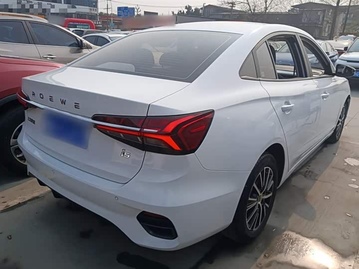 Фото 7 - Roewe i5