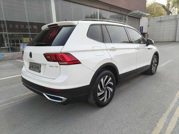 Фото 7 - Volkswagen Tiguan L Pro