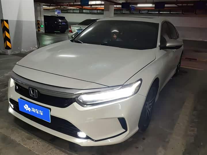 Фото 1 - Honda Inspire