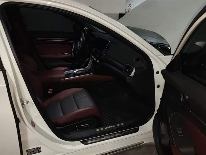 Фото 8 - Honda Inspire