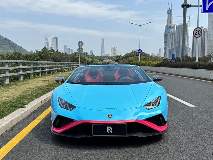 Фото 2 - Lamborghini Huracán