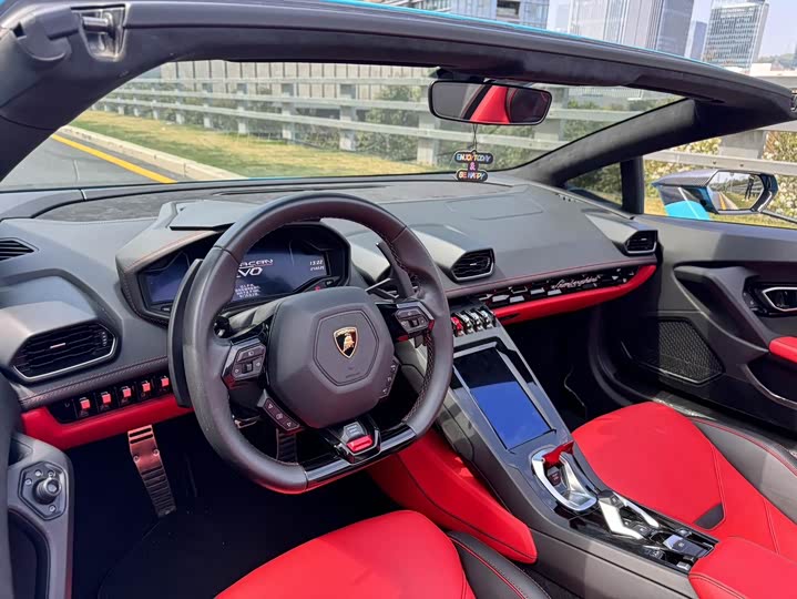 Фото 8 - Lamborghini Huracán