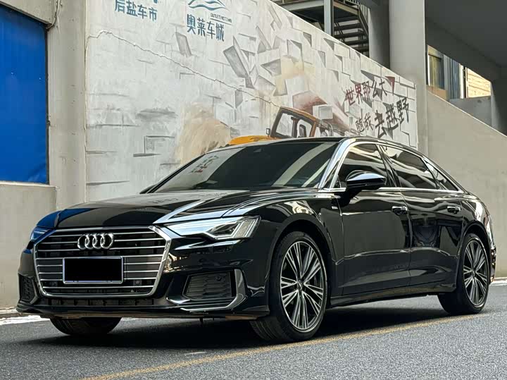 Фото 1 - Audi A6L