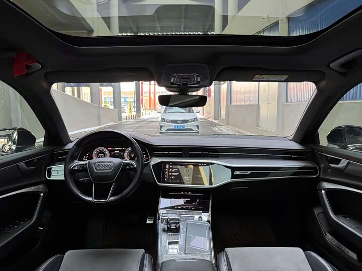 Фото 5 - Audi A6L