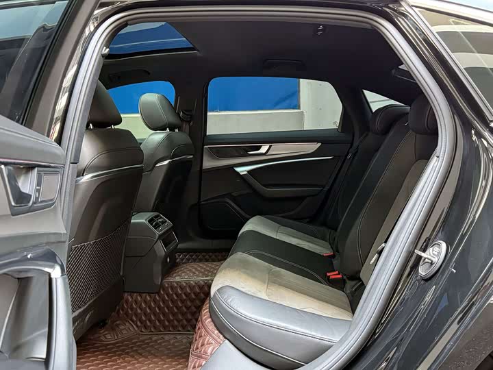 Фото 6 - Audi A6L