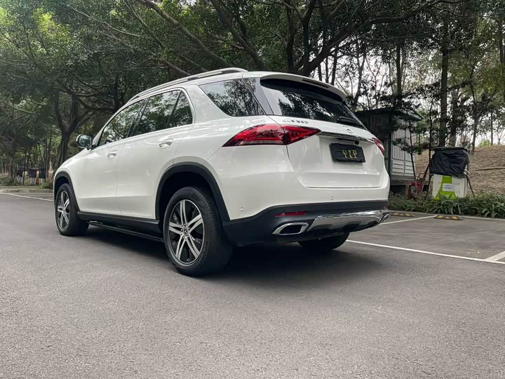 Фото 9 - Mercedes-Benz GLE-Class