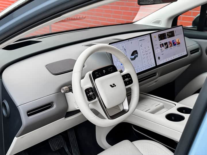 Фото 4 - LiXiang i8