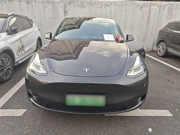 Фото 3 - Tesla Model Y